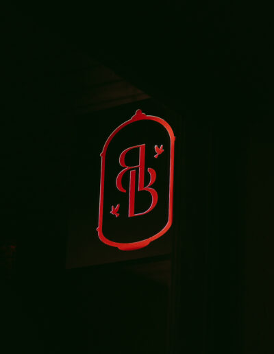 Bluebird cocktail bar, design branding site web et charte graphique par Ethos Studio