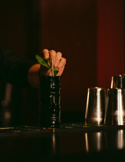 Bluebird cocktail bar, design branding site web et charte graphique par Ethos Studio