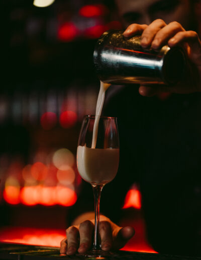 Bluebird cocktail bar, design branding site web et charte graphique par Ethos Studio